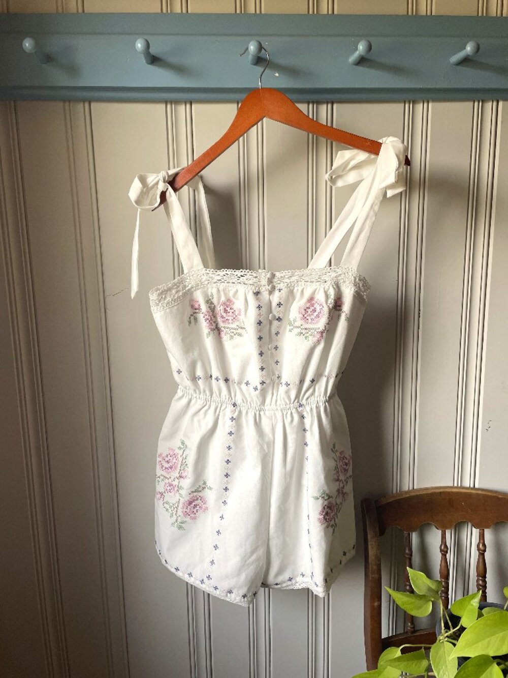 White Embroidered Linen Blend Tie Shoulder Romper | Cottagecore | Size M